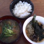 納豆と味噌汁とご飯