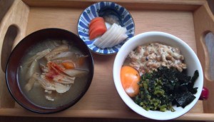 納豆ご飯と味噌汁