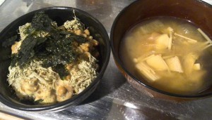 納豆ご飯と味噌汁